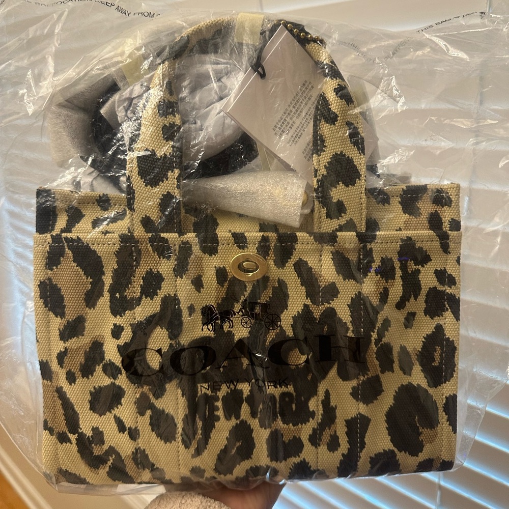 NWT Coach Black and Tan Cheetah Print Canvas Tote Bag 26 - Picture 7 of 9